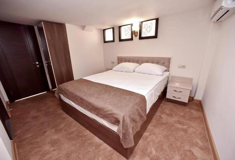 컴포트 트리플 룸, Good Hotel Yerevan