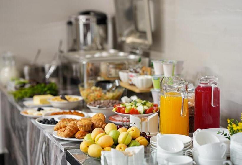 컴포트 트리플 룸, Good Hotel Yerevan