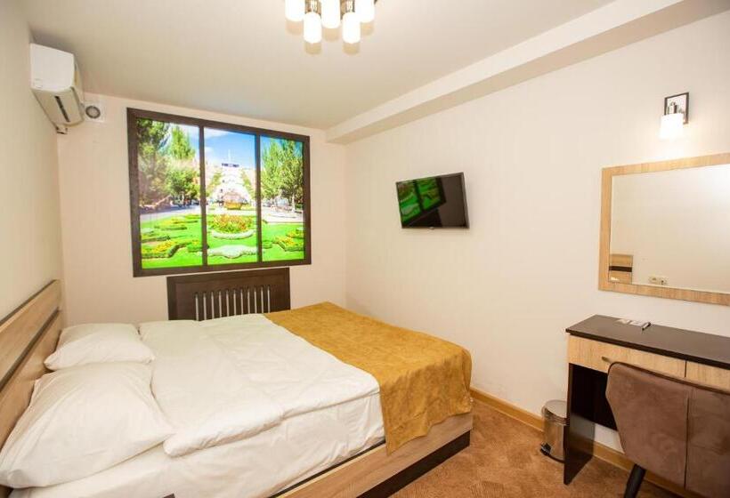 디럭스 룸, Good Hotel Yerevan