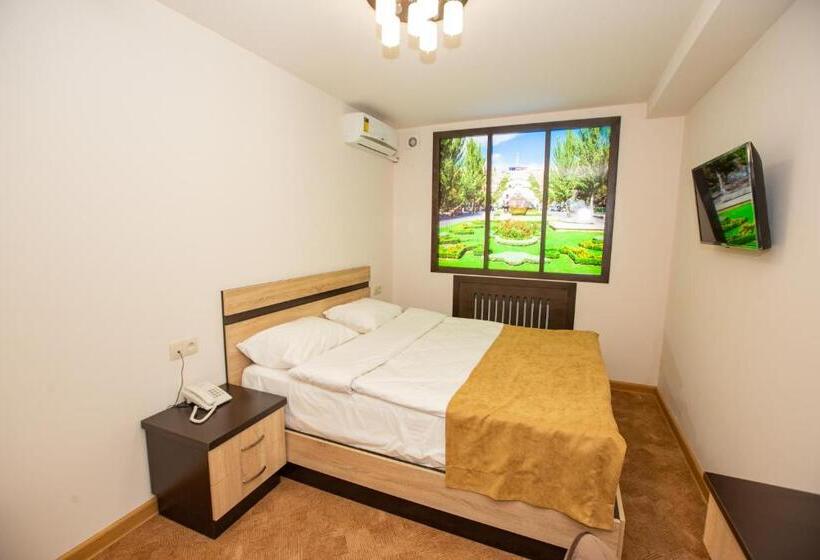 디럭스 룸, Good Hotel Yerevan