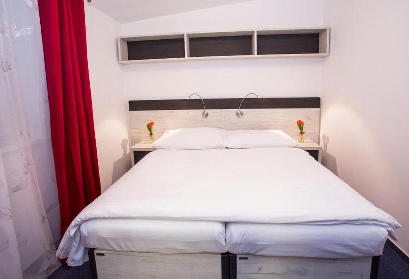 חדר בסיסי, U Fořta Mezní Louka