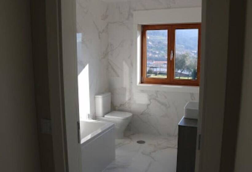 발코니가 있는 스위트, Villa Tavares Guest Houses