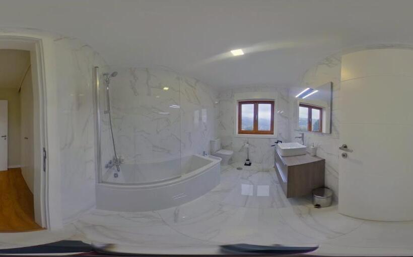 발코니가 있는 스위트, Villa Tavares Guest Houses