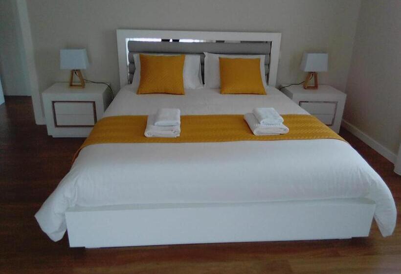 발코니가 있는 스위트, Villa Tavares Guest Houses