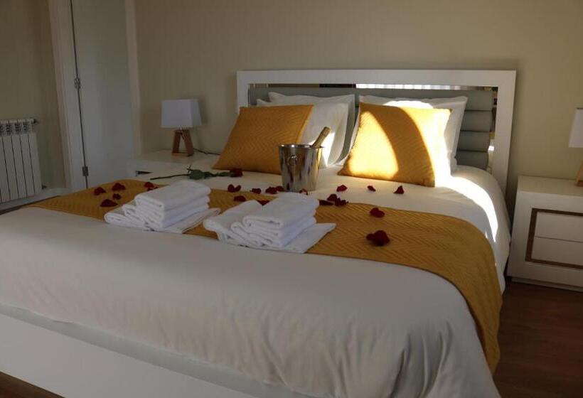 발코니가 있는 스위트, Villa Tavares Guest Houses