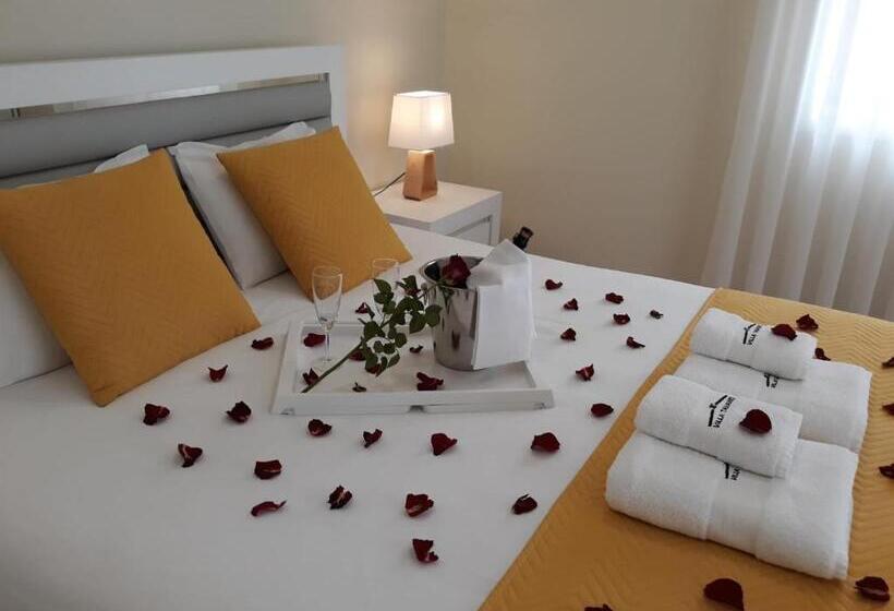 발코니가 있는 스위트, Villa Tavares Guest Houses