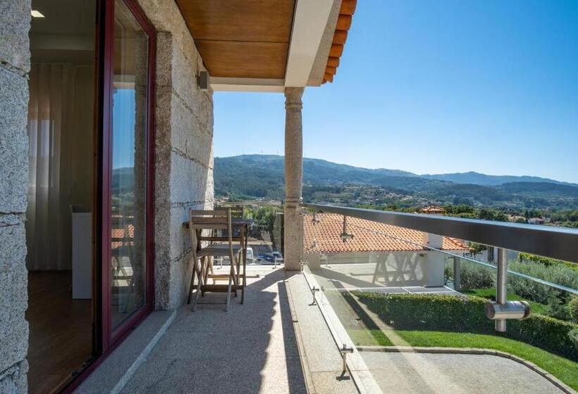 발코니가 있는 스위트, Villa Tavares Guest Houses