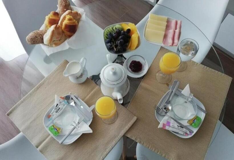 스탠다드 스튜디오 킹침대, Villa Tavares Guest Houses