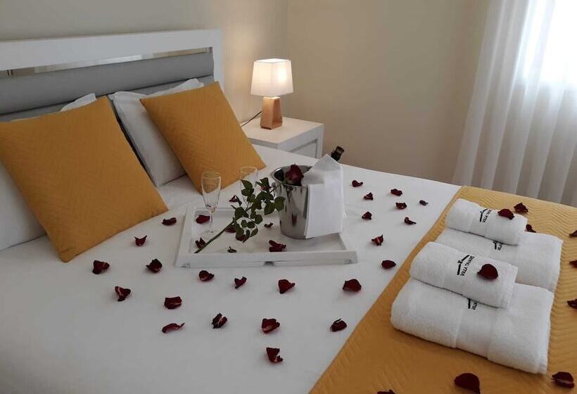 발코니가 있는 스위트, Villa Tavares Guest Houses