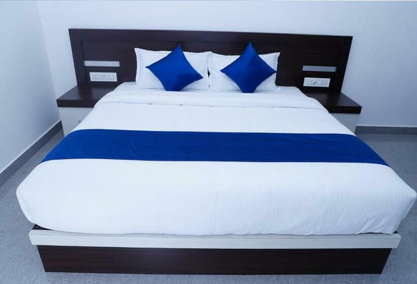 Camera Deluxe, Casillda Munnar