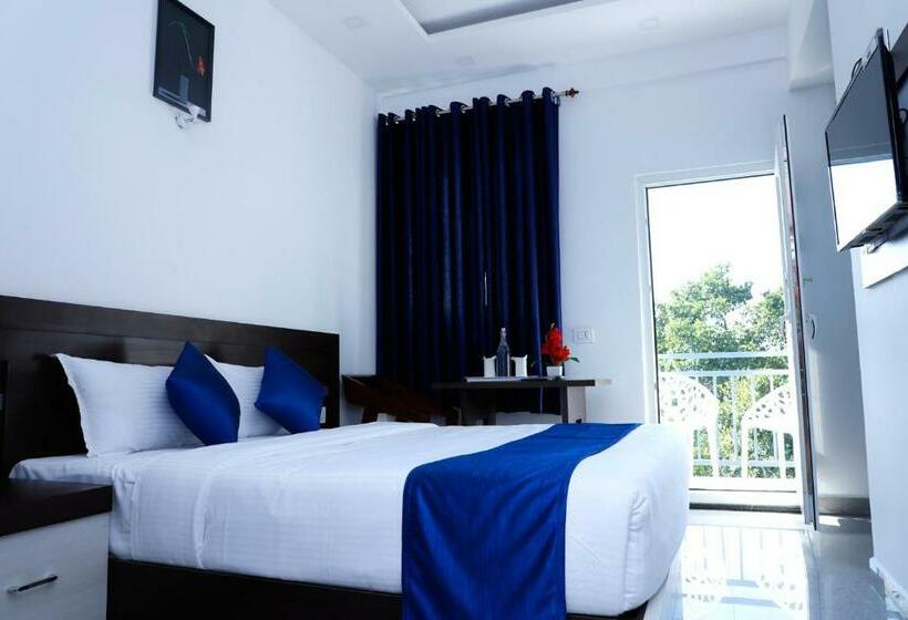 Camera Deluxe, Casillda Munnar