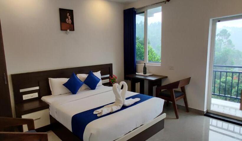 Camera Deluxe, Casillda Munnar