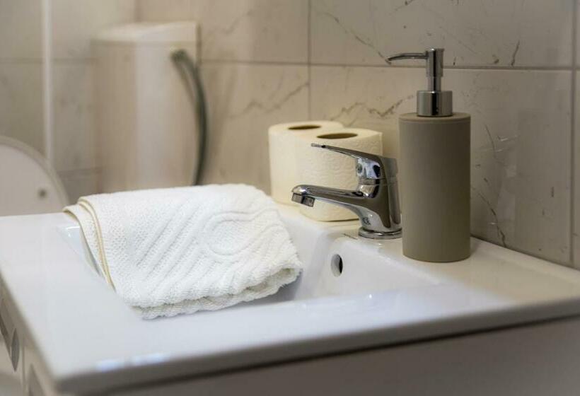 استودیوی استاندارد, S&m Apartmani