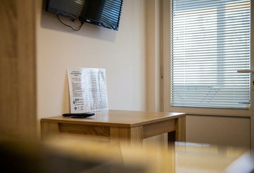 استودیوی استاندارد, S&m Apartmani