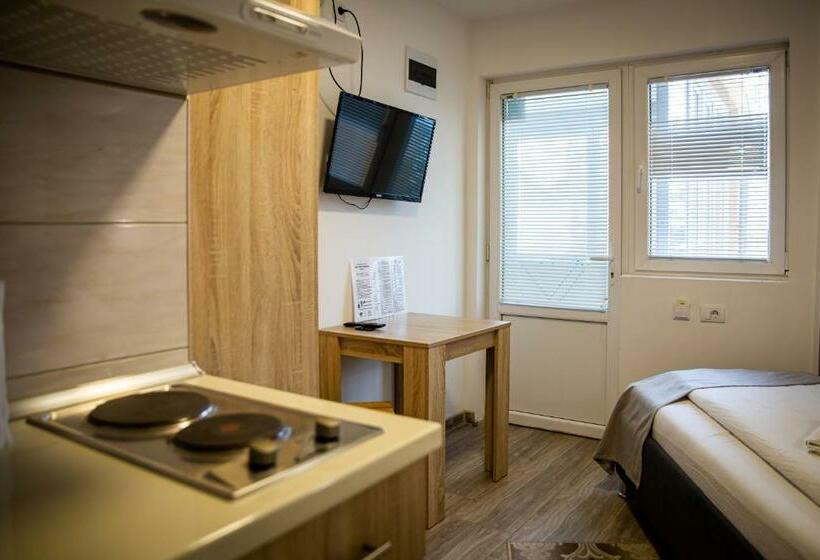 استودیوی استاندارد, S&m Apartmani