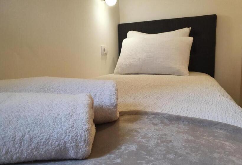 استودیوی استاندارد, S&m Apartmani