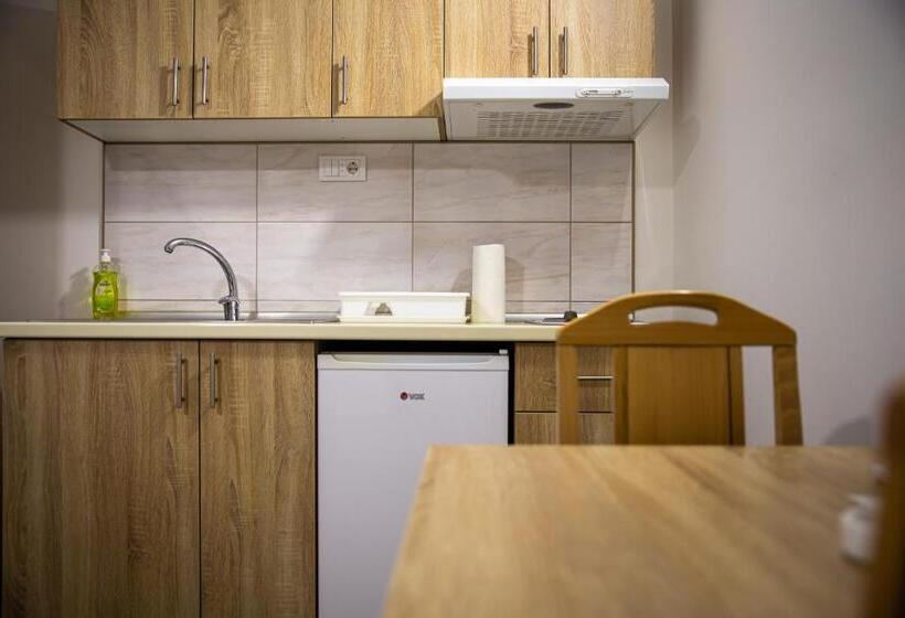 استودیوی استاندارد, S&m Apartmani