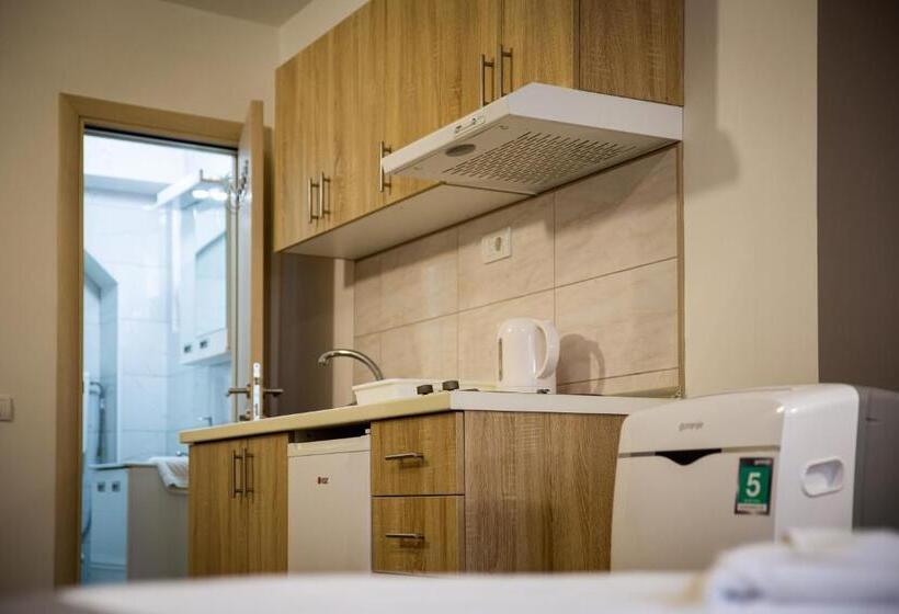 استودیوی استاندارد, S&m Apartmani