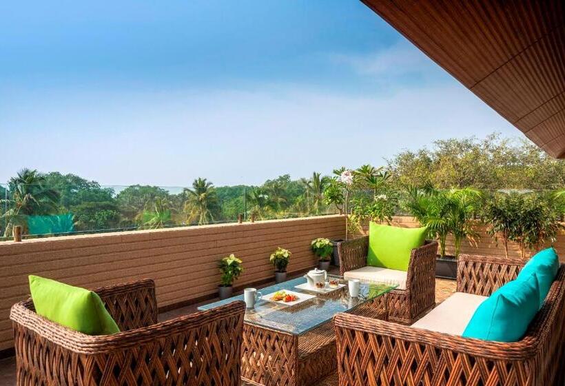 סוויטה עם מרפסת, Yu Hotel Candolim