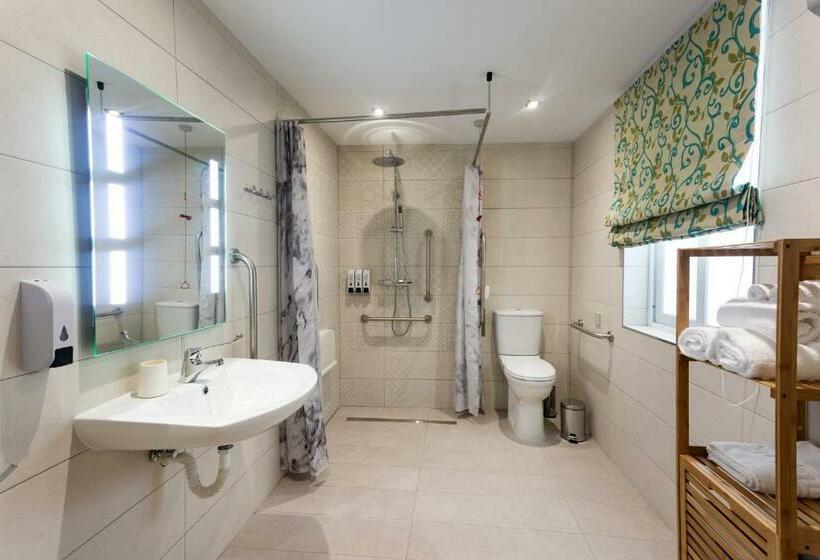 اتاق استاندارد برای معلولان, The Shipwright S Lodge