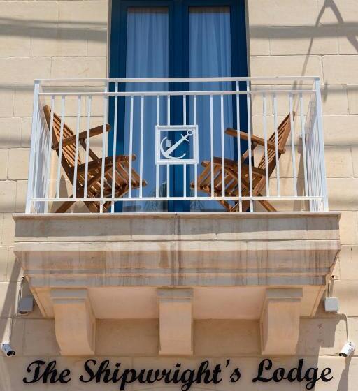 اتاق سوپریور با چشم‌انداز دریا, The Shipwright S Lodge