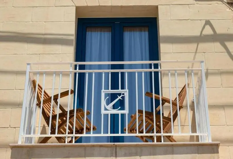 اتاق سوپریور با چشم‌انداز دریا, The Shipwright S Lodge