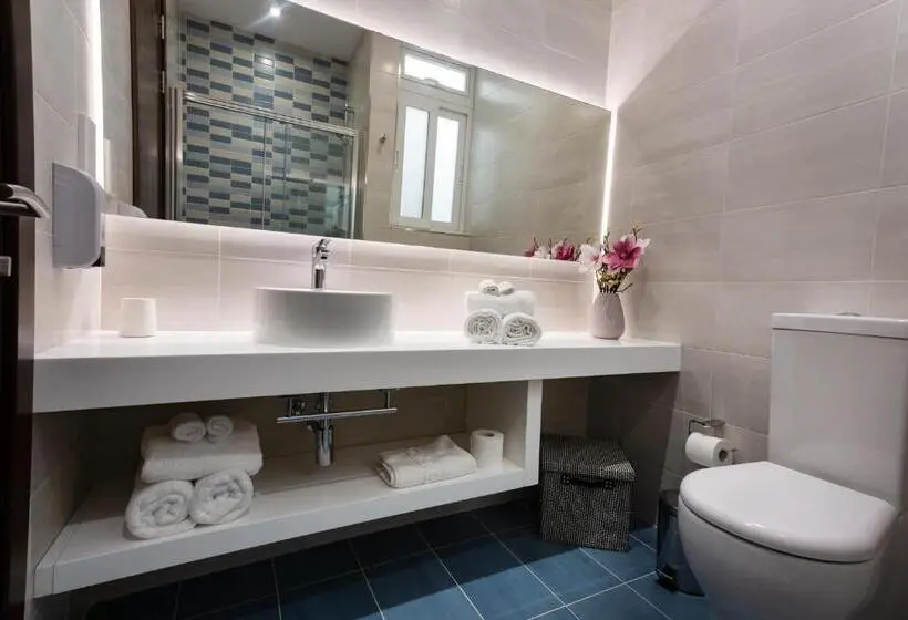 اتاق استاندارد چهار تخته با چشم‌انداز دریا, The Shipwright S Lodge