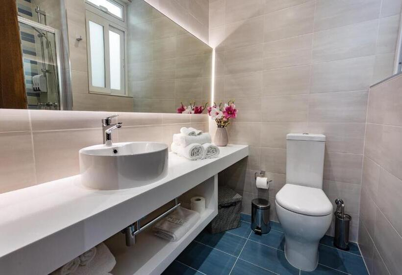 اتاق استاندارد چهار تخته با چشم‌انداز دریا, The Shipwright S Lodge