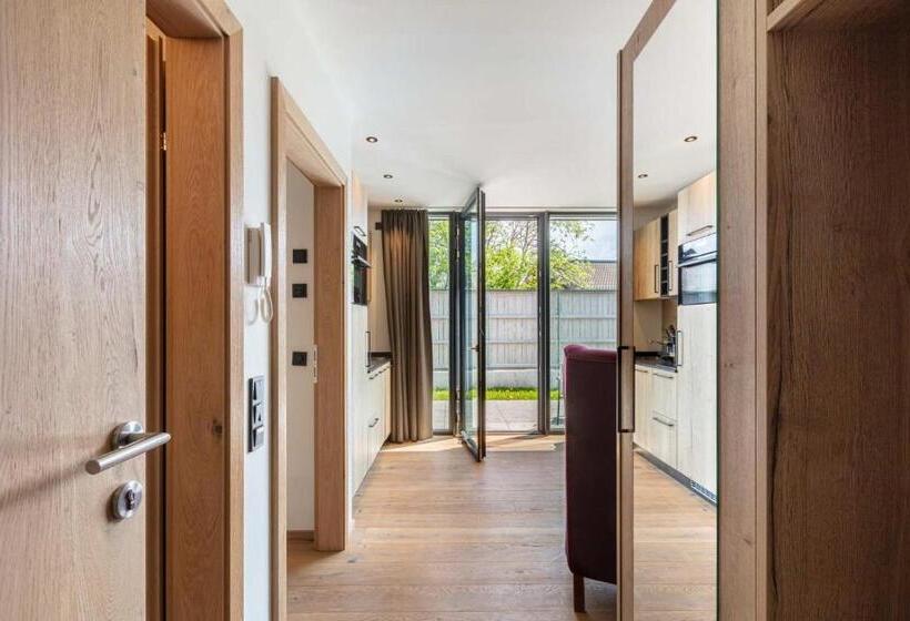 Апартаменты 2 Спальни с Бассейном, Emma Deluxe Aparthotel Direkt Beim Skibus