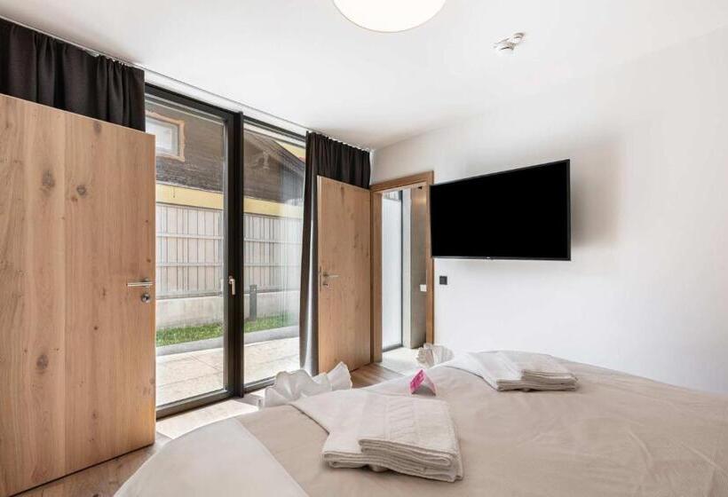 Апартаменты 2 Спальни с Бассейном, Emma Deluxe Aparthotel Direkt Beim Skibus