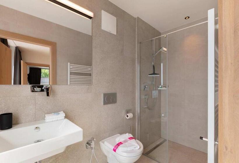 Апартаменты 2 Спальни с Бассейном, Emma Deluxe Aparthotel Direkt Beim Skibus