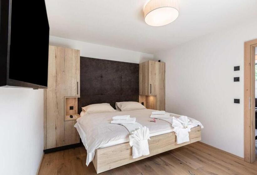 Апартаменты 2 Спальни с Бассейном, Emma Deluxe Aparthotel Direkt Beim Skibus