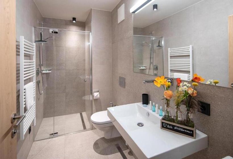 Апартаменты 2 Спальни с Бассейном, Emma Deluxe Aparthotel Direkt Beim Skibus