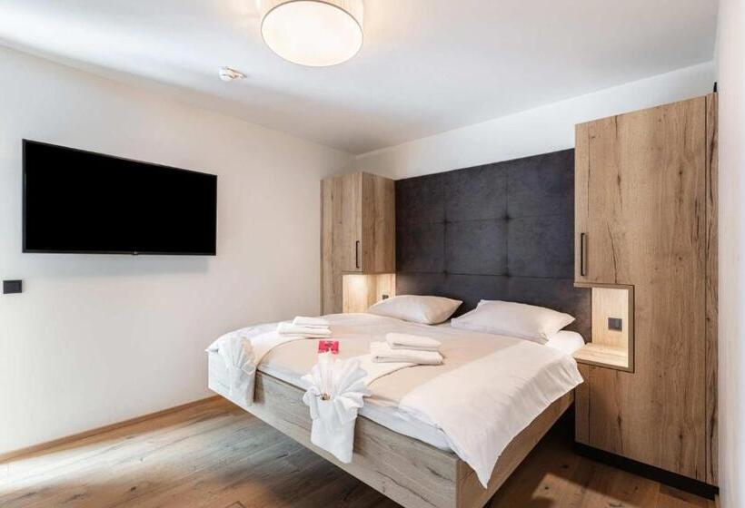 Апартаменты 2 Спальни с Бассейном, Emma Deluxe Aparthotel Direkt Beim Skibus