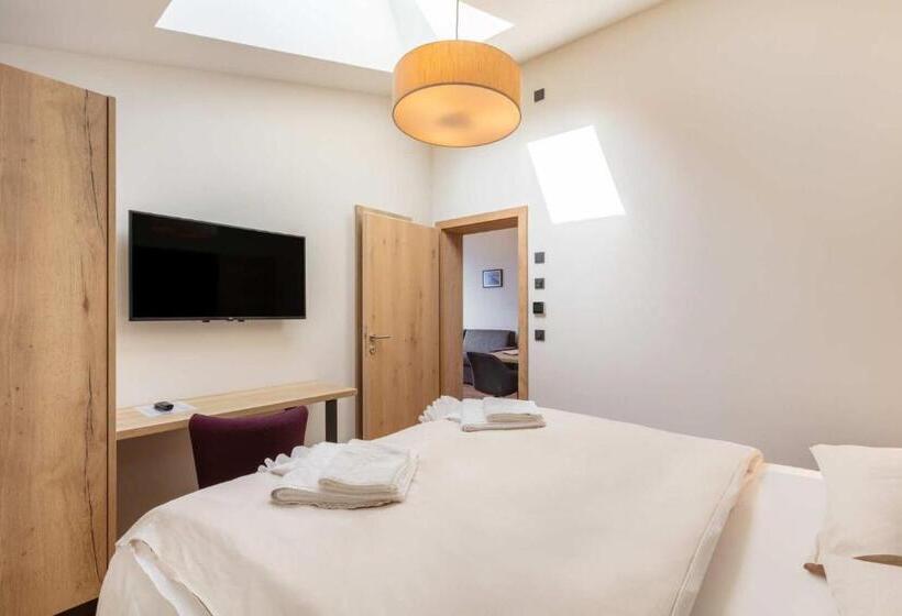 Апартаменты 2 Спальни, Emma Deluxe Aparthotel Direkt Beim Skibus