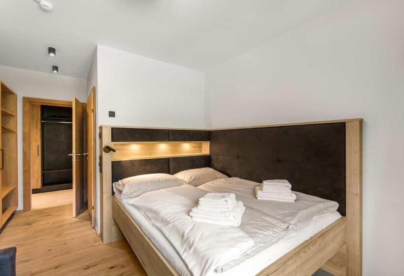 Апартаменты 1 Спальня с Балконом, Emma Deluxe Aparthotel Direkt Beim Skibus