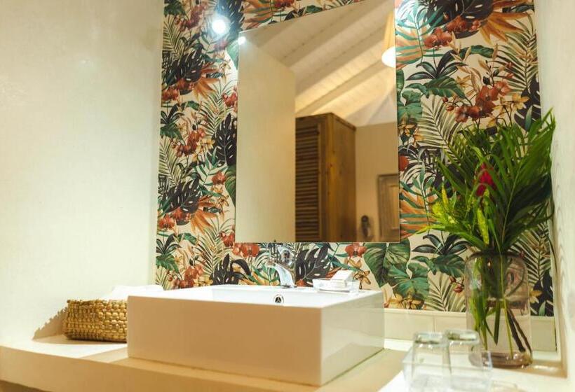 اتاق استاندارد با چشمانداز استخر, Punta Popy Boutique