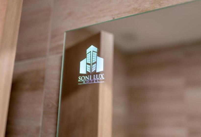 اتاق استاندارد سه نفره, Soni Lux