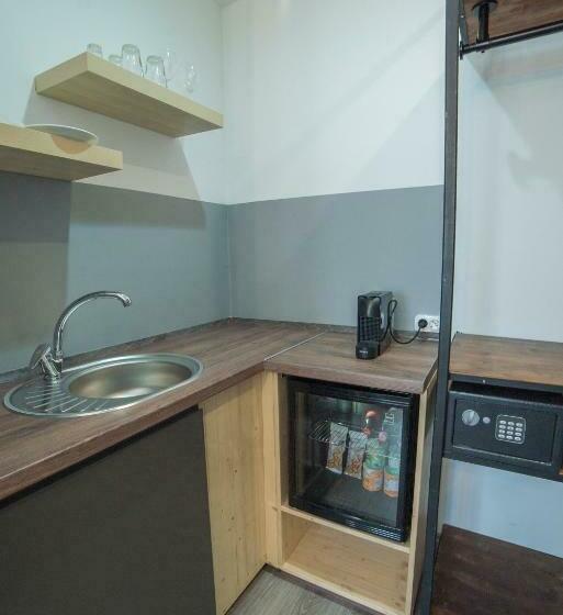 Standard Studio, Maria Boutique Suits