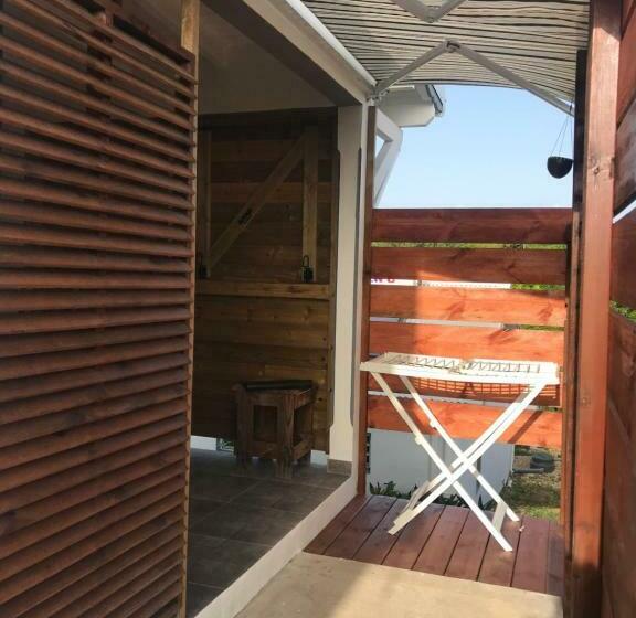 استودیوی استاندارد, Les Aloès By Creyol Animal