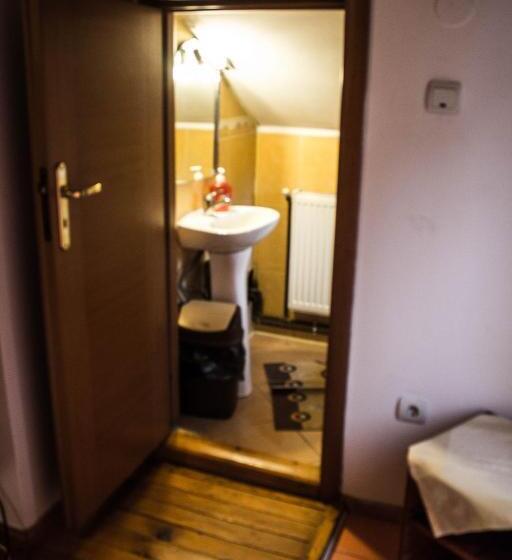 غرفة قياسية رباعية, Vila Strugurel