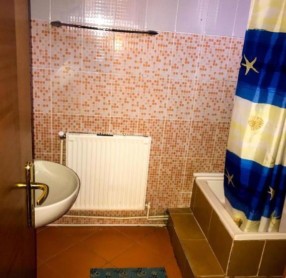 غرفة قياسية رباعية, Vila Strugurel