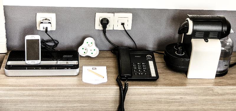 デラックスルーム, Contact Hôtel Alizé Montmartre