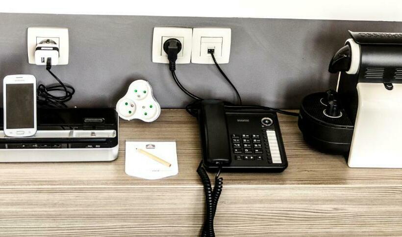 デラックスルーム, Contact Hôtel Alizé Montmartre