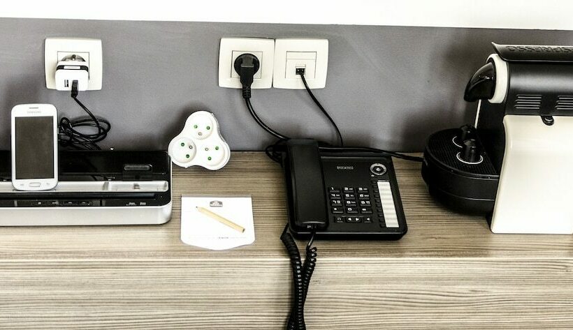 デラックスルーム, Contact Hôtel Alizé Montmartre