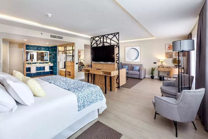 سوییت با چشم‌انداز جانبی دریا, Gran Tacande Wellness & Relax Costa Adeje