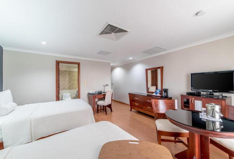 Номер Superior, Hodelpa Gran Almirante