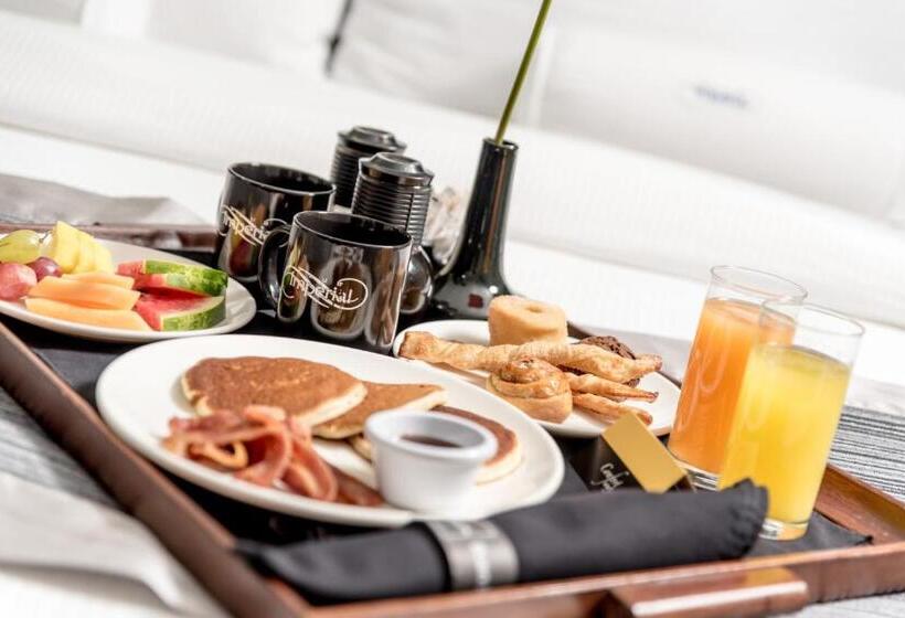 Номер Клуб, Hodelpa Gran Almirante