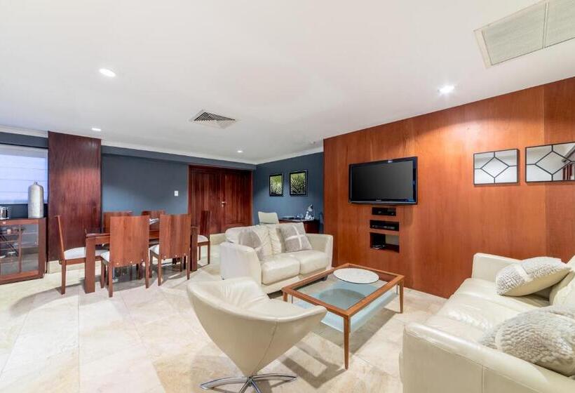 Президентский Люкс, Hodelpa Gran Almirante