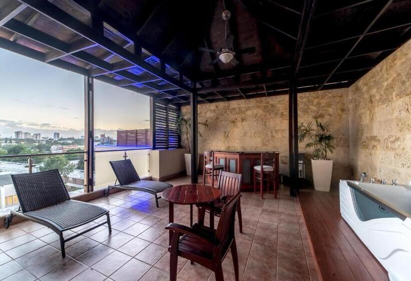 Президентский Люкс, Hodelpa Gran Almirante